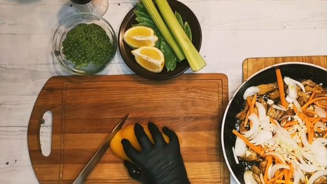 Свинина по-азиатски с кускусом смотреть онлайн