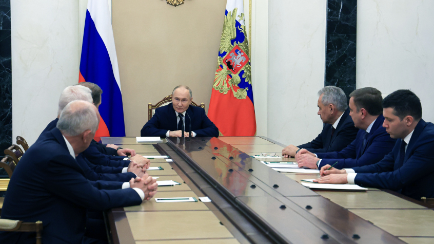Путин провел встречу с экс-членами правительства