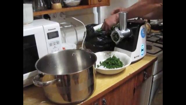 Ферментация чая из трав и листьев плодовых. Fermentation of tea from herbs