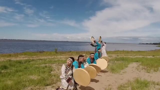Танец с бубнами (танцевальный ансамбль Силакта)