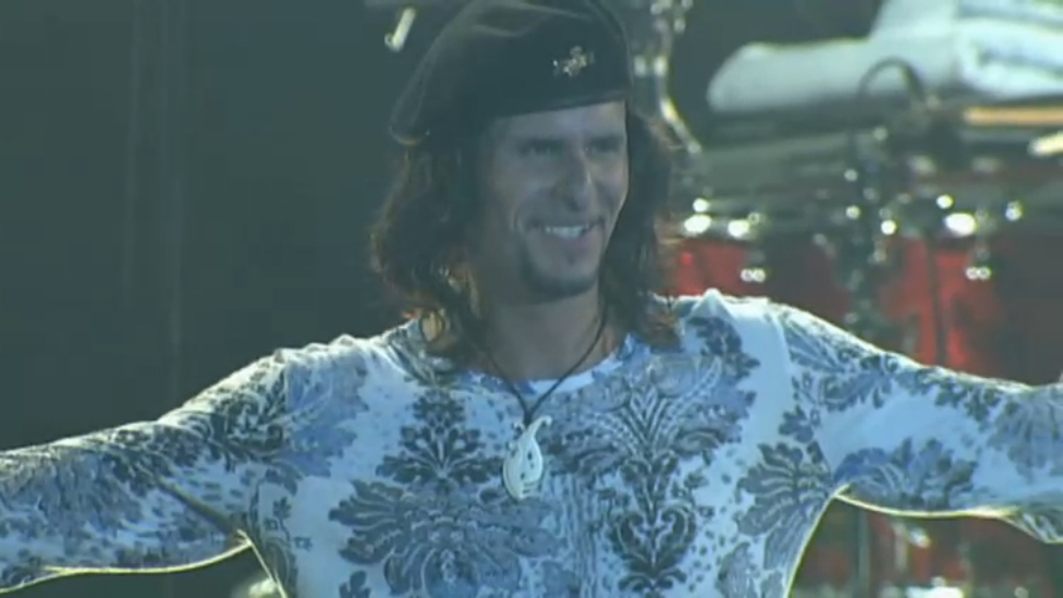 Gotthard - "Immigrant Song" (Led Zeppelin cover) Live2005