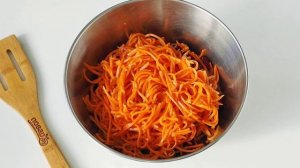 Салат с ветчиной фасолью и корейской морковью