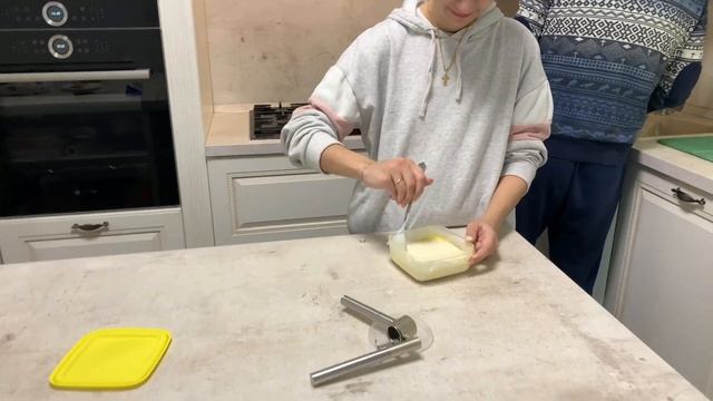 МУЖ УЧИТ СЕСТРУ ГОТОВИТЬ АРМЯНСКИЕ БЛЮДА ТАТАР БУРАГИ ОБЕД ВСЕЙ СЕМЬЕЙ смотреть онлайн