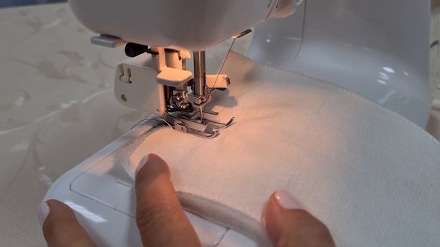 Лапка верхний транспортер, Шагающая лапка, Беспосадочное шитье всех слоёв ткани смотреть онлайн