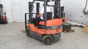 Электрический  погрузчик Toyota