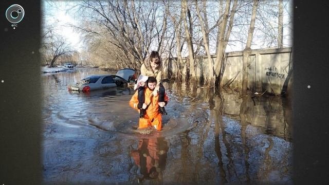 В Бердске автомобиль утонул прямо посреди проезжей части