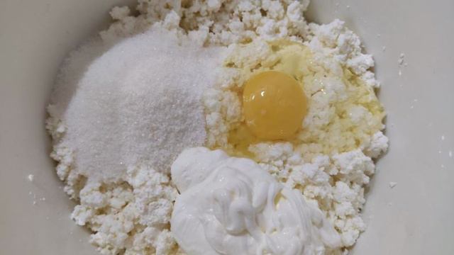 Сырники со сметаной и манной крупой
