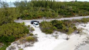 Саманта Гэннон на Эксумах, Багамы