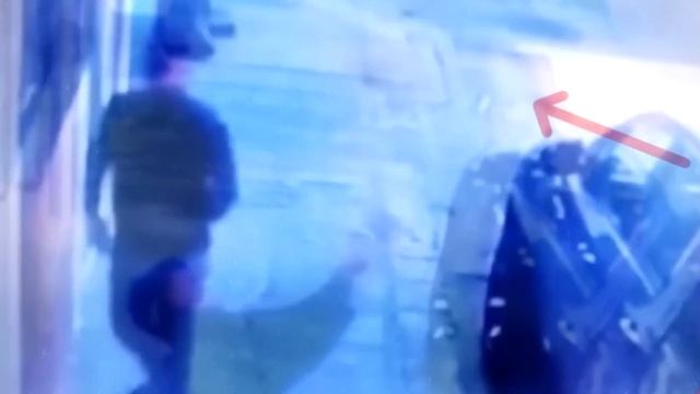 Она держалась за балкон из последних сил❗ То, что случилось потом УЖАСАЕТ ❗ смотреть онлайн