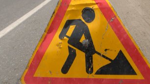 В Новом Уренгое дорожники проводят ремонт отдельных участков улиц