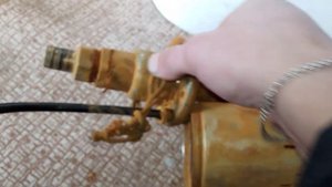 Железо в скважине. Показываю что стало с насосом после такой скважины.