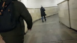 Москва переход с метро Александровский сад на метро Арбатская синяя ветвь