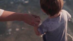 Альберт Ленский. "Лишь в России"
 (музыка Б.Емельянова - слова А.Мартынова, В. Павлинова)