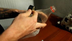 Мумик  Как сделать парашют из бутылки и пакета