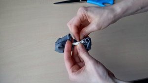 Как сшить резинку для волос своими руками. Сшить легко и быстро.