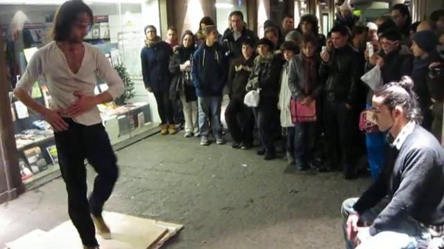 Street flamenco dancer in Barcelona (Ramblas) смотреть онлайн