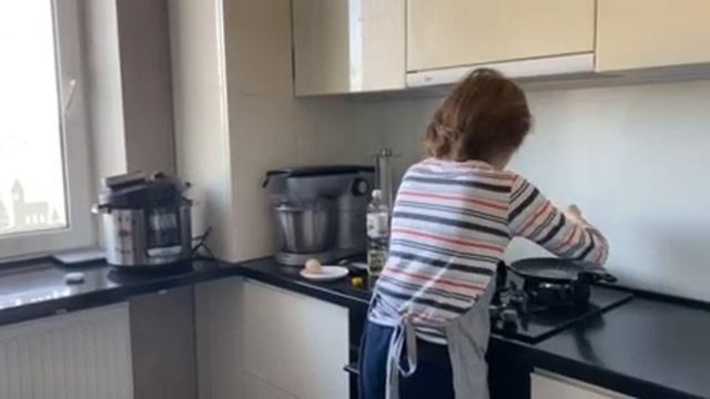 Я ГОТОВЛЮ ЕДУ НА АНГЛИЙСКОМ смотреть онлайн