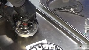 Toyota Tundra заклинил компрессор кондиционера. Ремонт по технологии Denso