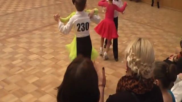 Спортивные бальные танцы. 交谊舞 - 孩子们