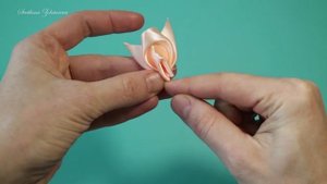 Цветы из атласной ленты?