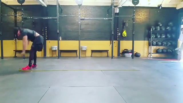 Джеймс Таусенд сделал прыжок в длину на 3 м. 40 см. смотреть онлайн