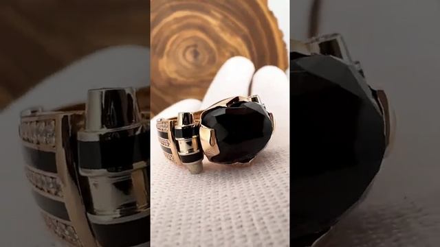 Золотой перстень камень чёрный агат стоимость-260000 смотреть онлайн
