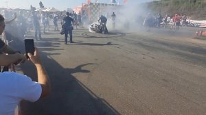 Бёрнаут на мотоцикле (moto burnout)
