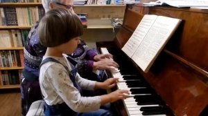 Марианна Лемешкина 4 года 5 мес. П.И.Чайковский Танец из балета "Лебединое озеро"