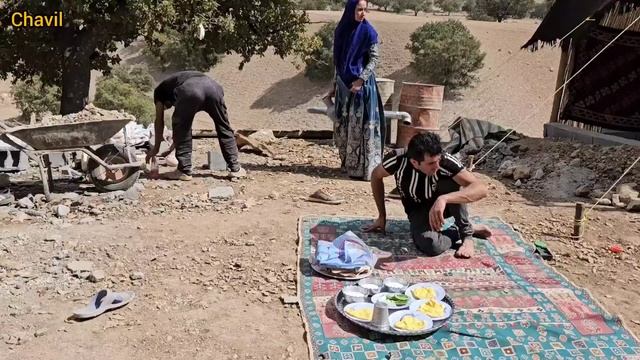 The Chavil family is doing the flooring of their house with the cooperation of Davood смотреть онлайн