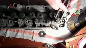 Как засухарить клапан на змз 402 без специального инструмента.