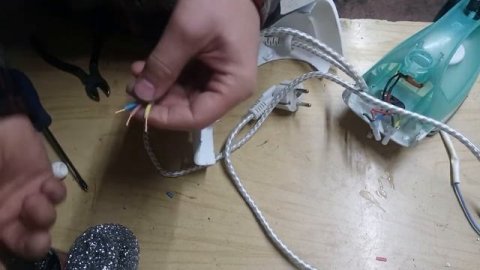 Замена провода на утюге