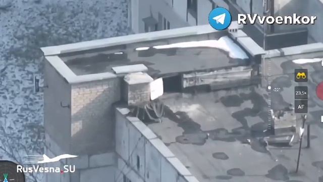 Бой. Украинские боицы на крыше Таганрогскои 247. 9 марта 22г.