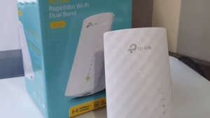 TP Link RE200 vs TP Link RE220 : How Do They Stack Up ?