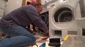 Стиральная машина Bosch не сливает воду.