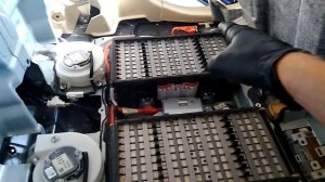 lexus 450h. просто зарядить вв бытарею.