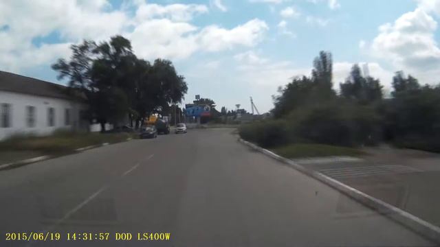 Украина , г. Скадовск , дорога в дельфинарий. Ukraine, Skadovsk, the road to the Dolphinarium смотреть онлайн