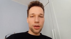 Пробил иголкой микрофон. Проткнул мембрану микрофона иголкой