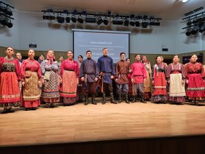 Народный хор Сибирского института искусств