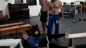 Шаолинь в спортзале=)Супер упражнение для силы шеи и спины из монастырей шаолиня=)