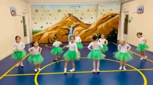 Студия ритмической гимнастики "Грация". Младшая группа. Танец "Мамочка".