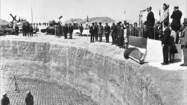 Mohammad Reza Shah Pahlavi Speech 23 Esfand 1346 Zobeh Ahan смотреть онлайн