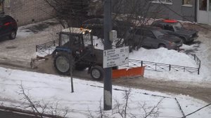 Чистка тротуара трактором МТЗ-82 г. Санкт-Петербург