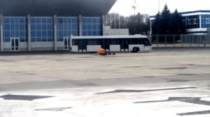 Взлёт самолёта Bombardier CRJ-200 из аэропорта Минеральные Воды.