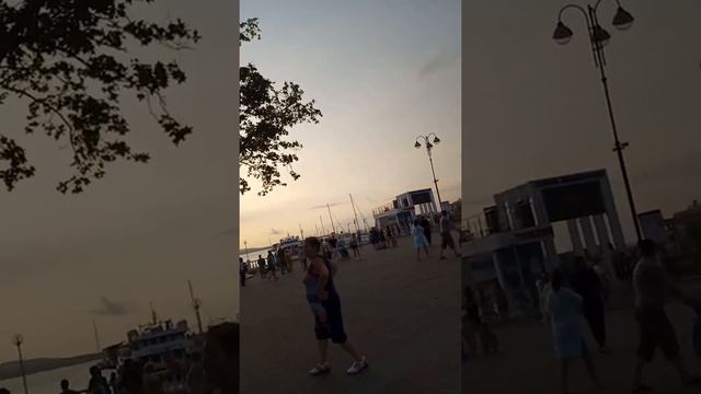 Покажу Вам одно секретное местечко в Геленджике.Где прикольный вид .😜 смотреть онлайн