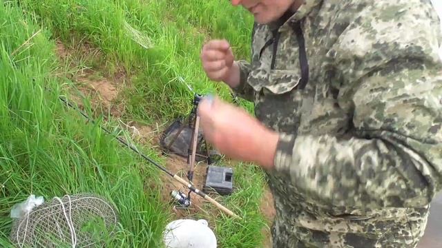 Лещ на фидер. Первый раз рыбачу на фидер. смотреть онлайн