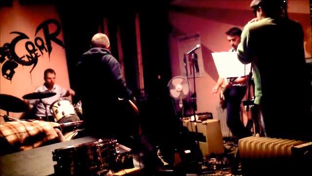 12 Bar Monkeys Jailbreak (Proberaum)