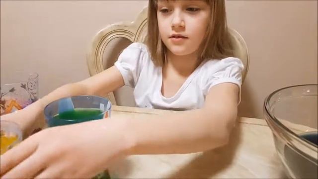 Стаканьчики с миньенами. Кто в них спрятался смотреть онлайн