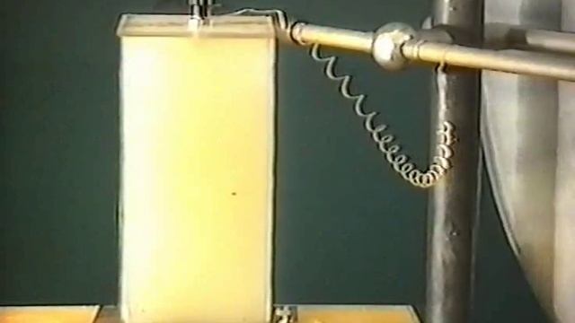 Потоки дыма в электрическом поле смотреть онлайн