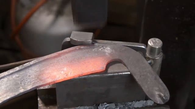 Blacksmithing - Forging a scythe