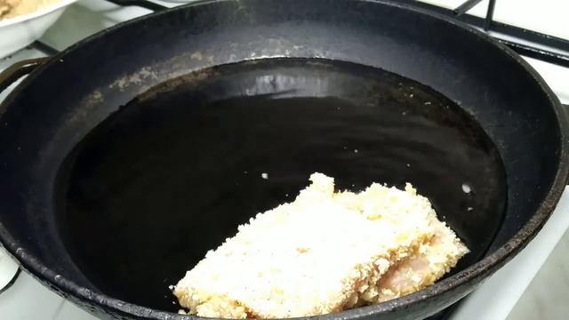 Куриные бедра в панировке. смотреть онлайн